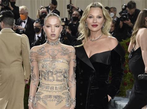 Kate Moss e Lila, tale madre tale figlia: look .